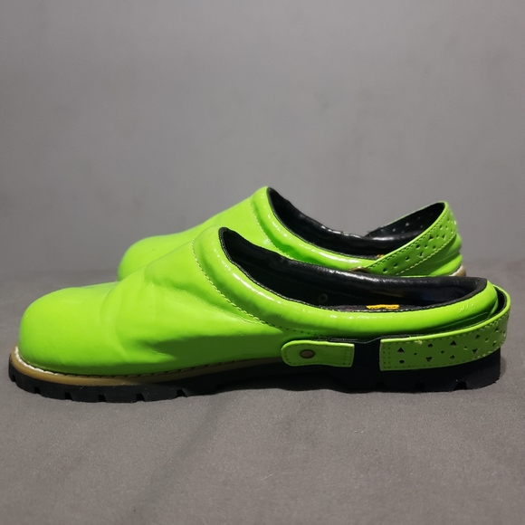 L'Amour lime green clogs with buckle accent kids size 3 - Picture 5 of 11